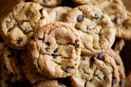12 Eggless Chocolate Chip Cookies