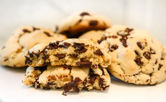 12 GLUTEN-FREE Chocolate Chip Cookies